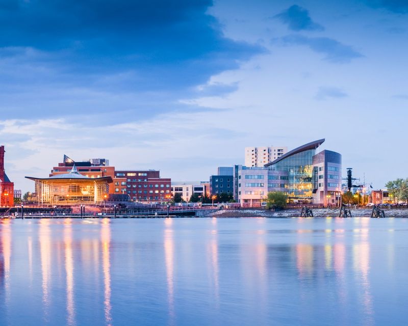 CARDIFF SOGGIORNO STUDIO 2.jpeg